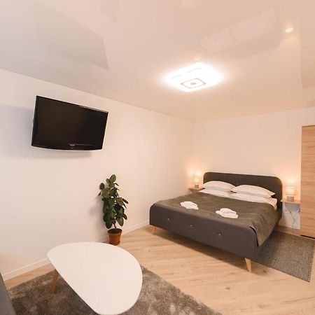 M&M Apartment Sumi Dış mekan fotoğraf